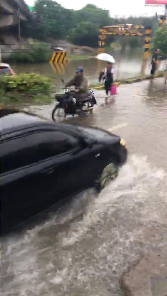 一场大雨淹没了常州，龙城变水城，救援工作积极开展中！！！13